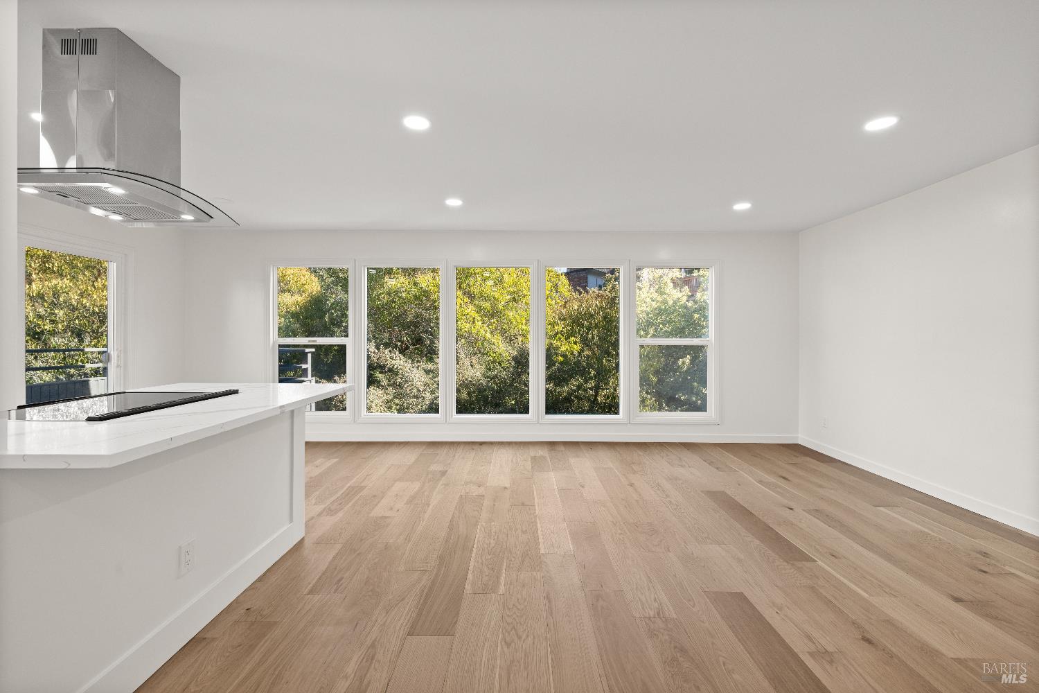 Detail Gallery Image 31 of 52 For 40 Leafwood Cir, San Rafael,  CA 94901 - – Beds | – Baths