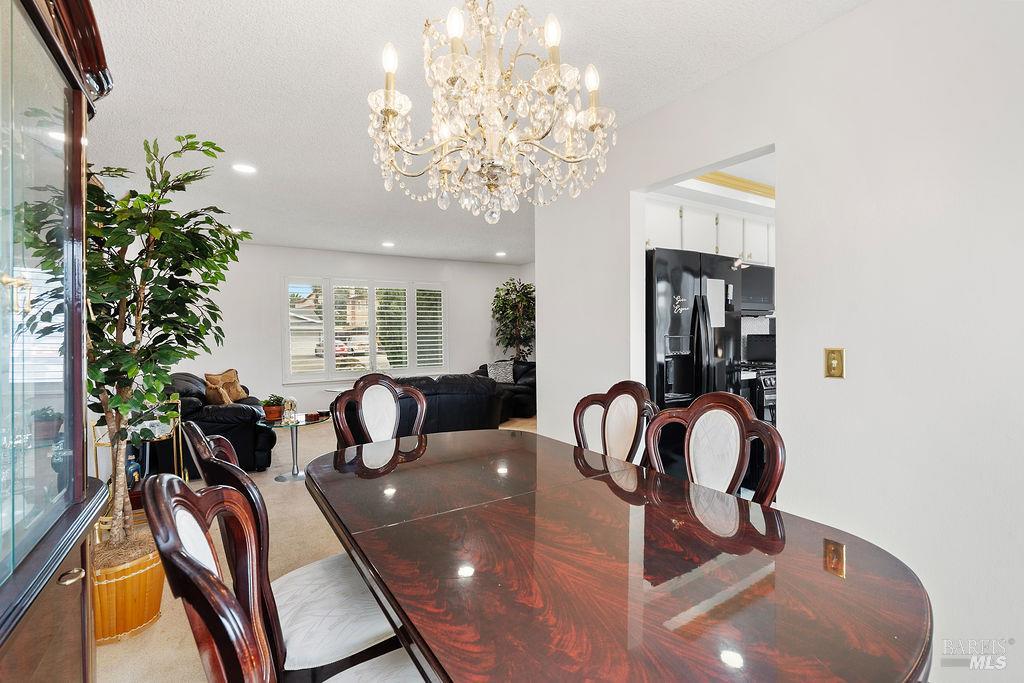 Detail Gallery Image 9 of 49 For 1305 Corcoran Ave, Vallejo,  CA 94589 - 4 Beds | 2/1 Baths