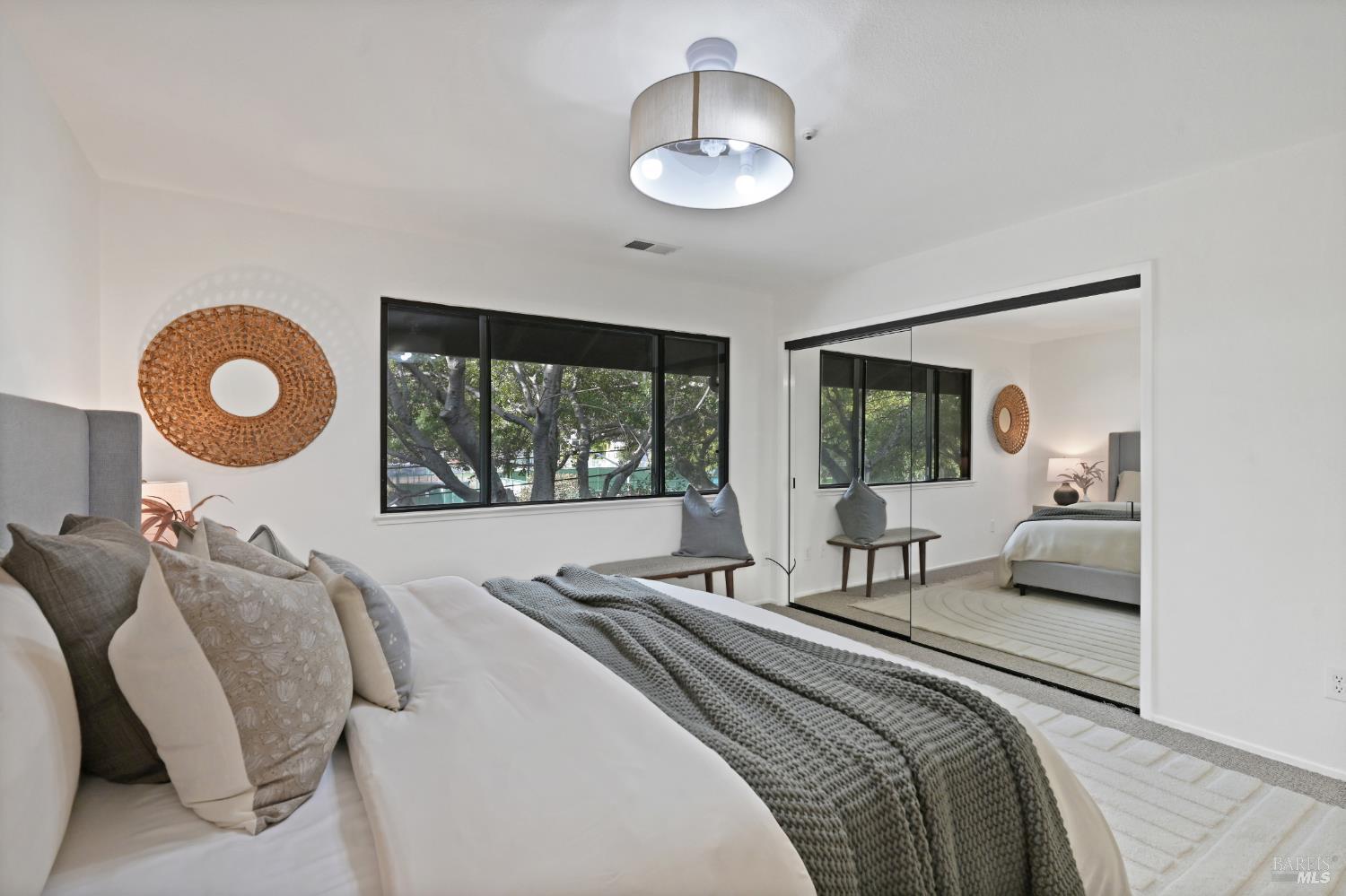 Detail Gallery Image 16 of 29 For 1 Aspen Ct, San Anselmo,  CA 94960 - 2 Beds | 1/1 Baths