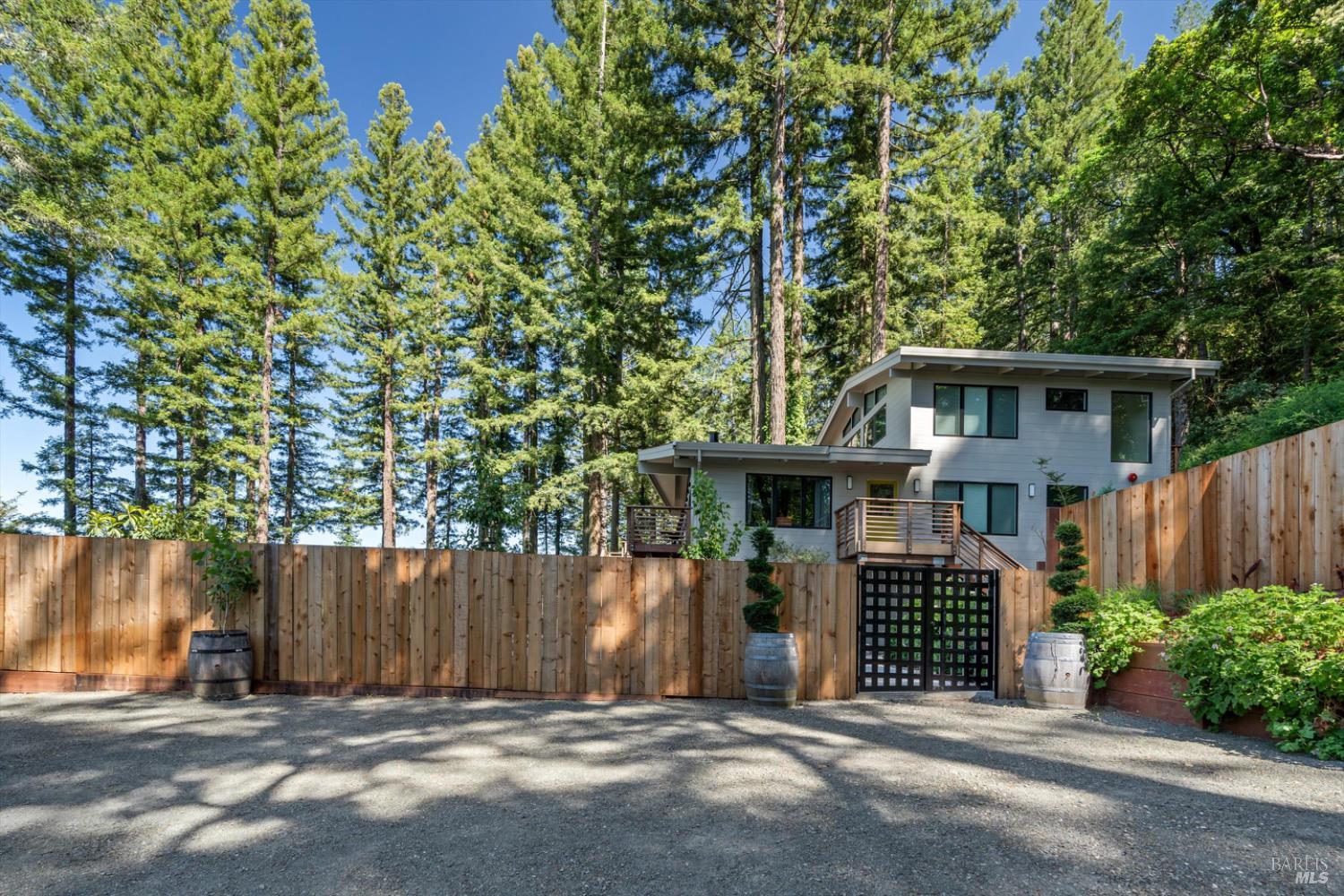 Detail Gallery Image 3 of 40 For 5144 Sharp Rd, Calistoga,  CA 94515 - 3 Beds | 4/1 Baths