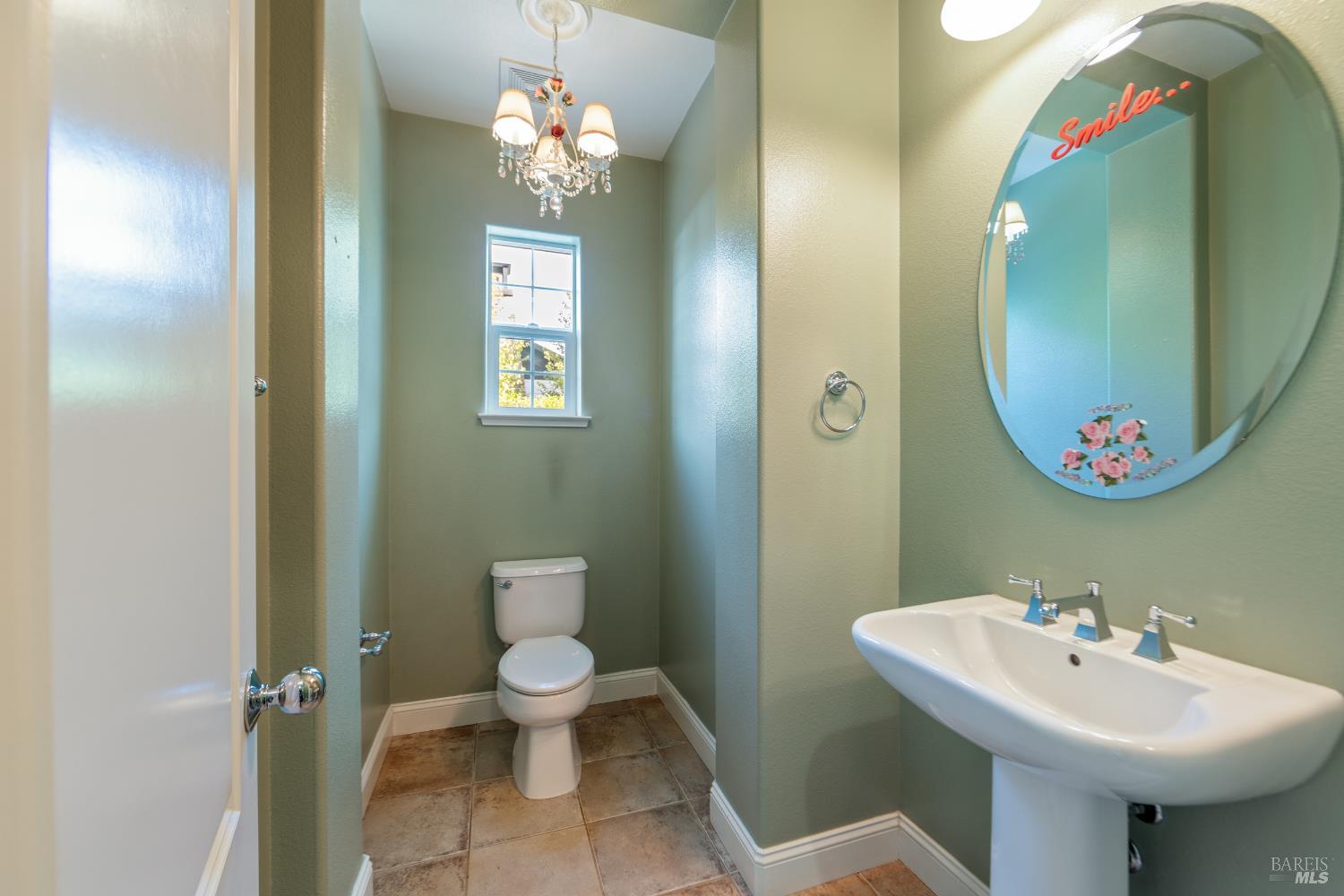 Detail Gallery Image 19 of 32 For 1187 Ingram Dr, Sonoma,  CA 95476 - 3 Beds | 3/1 Baths