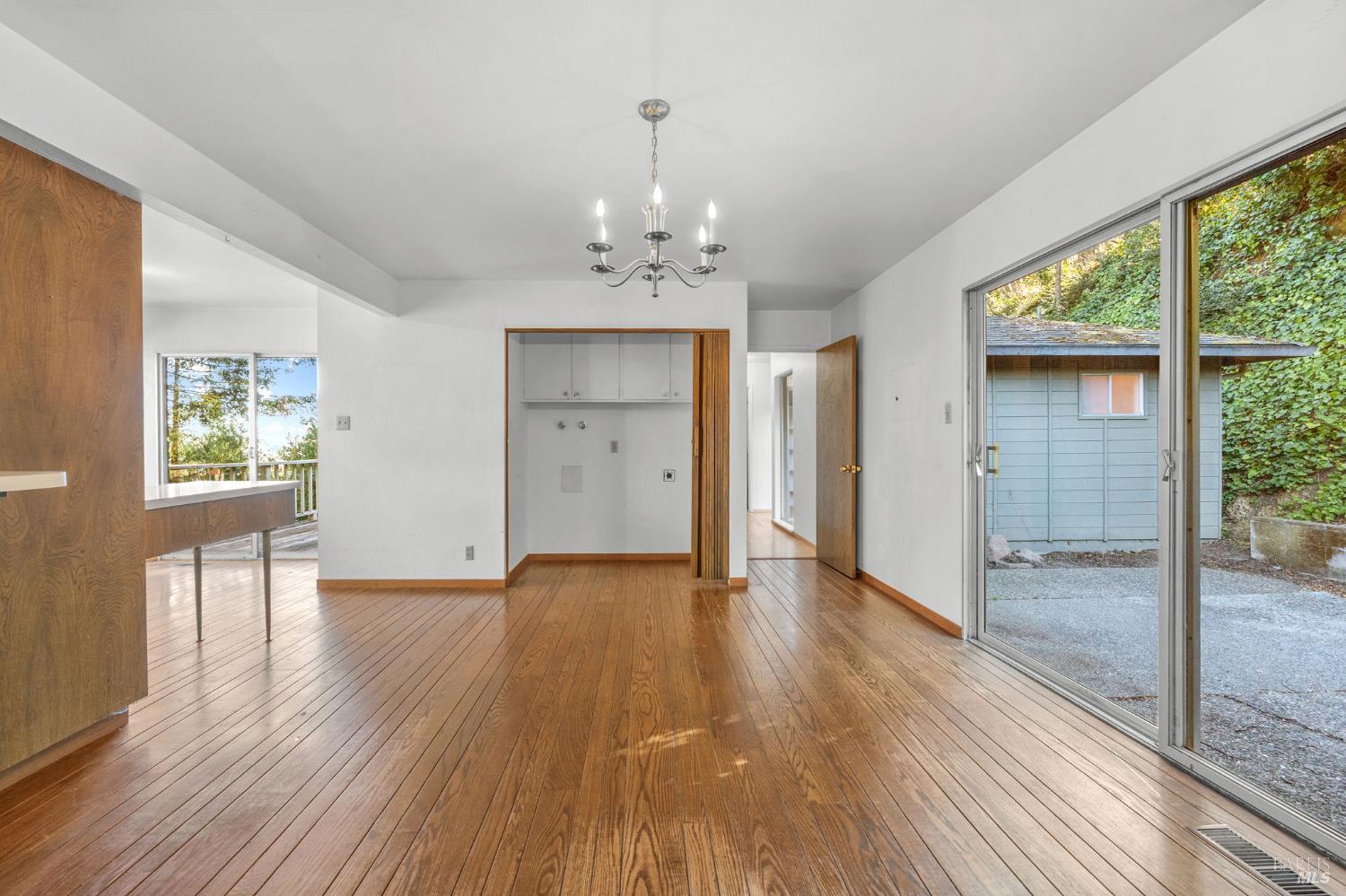 Detail Gallery Image 17 of 47 For 129 Piedmont Ct, Larkspur,  CA 94939 - 3 Beds | 2 Baths