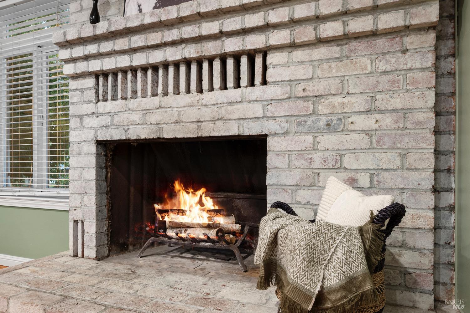 Detail Gallery Image 8 of 38 For 1212 East Ave, Napa,  CA 94559 - 2 Beds | 1 Baths