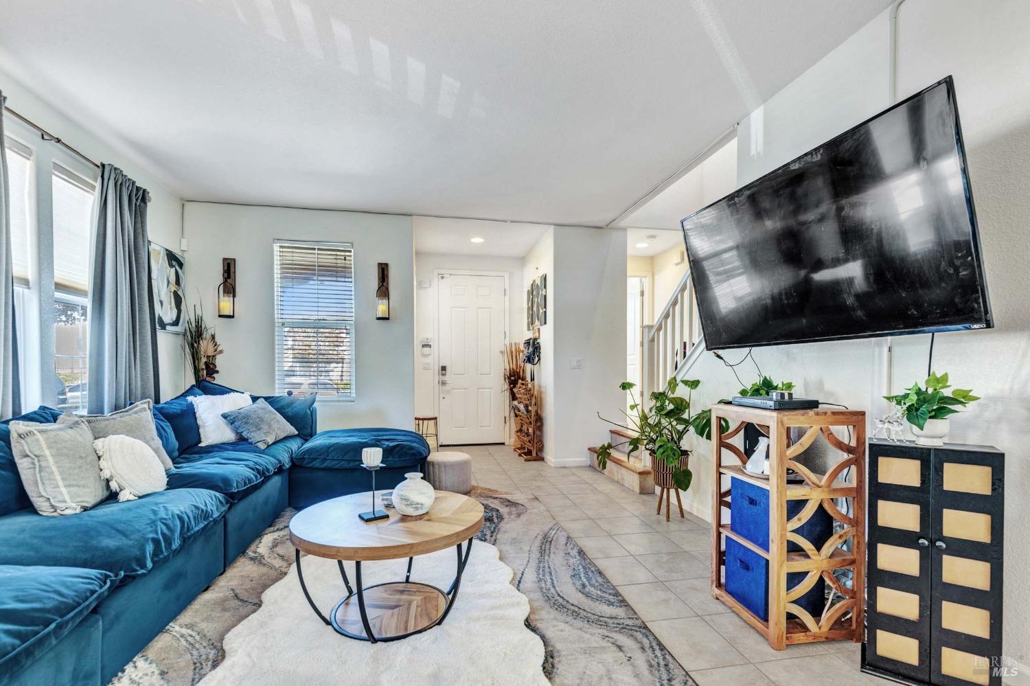 Detail Gallery Image 7 of 54 For 8115 W Carlisle St, Vallejo,  CA 94591 - 3 Beds | 2/1 Baths