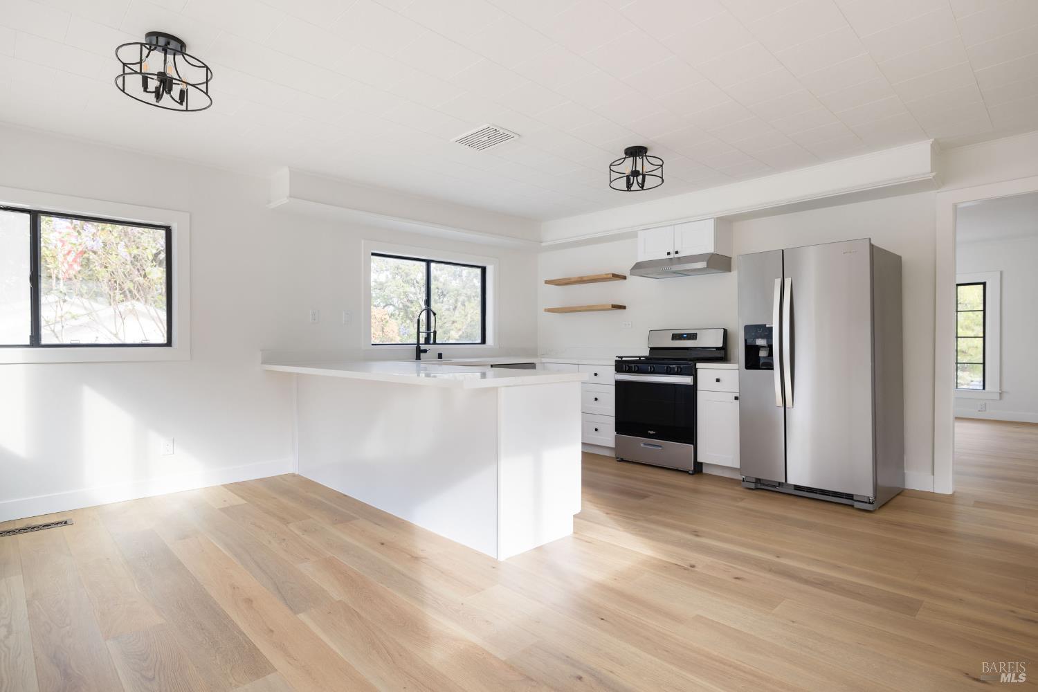 Detail Gallery Image 3 of 21 For 377 Maple Ave, Cotati,  CA 94931 - 4 Beds | 2/1 Baths