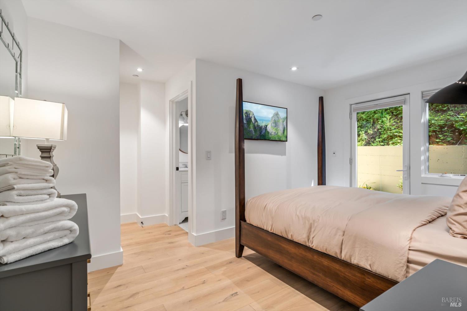 Detail Gallery Image 10 of 40 For 5144 Sharp Rd, Calistoga,  CA 94515 - 3 Beds | 4/1 Baths