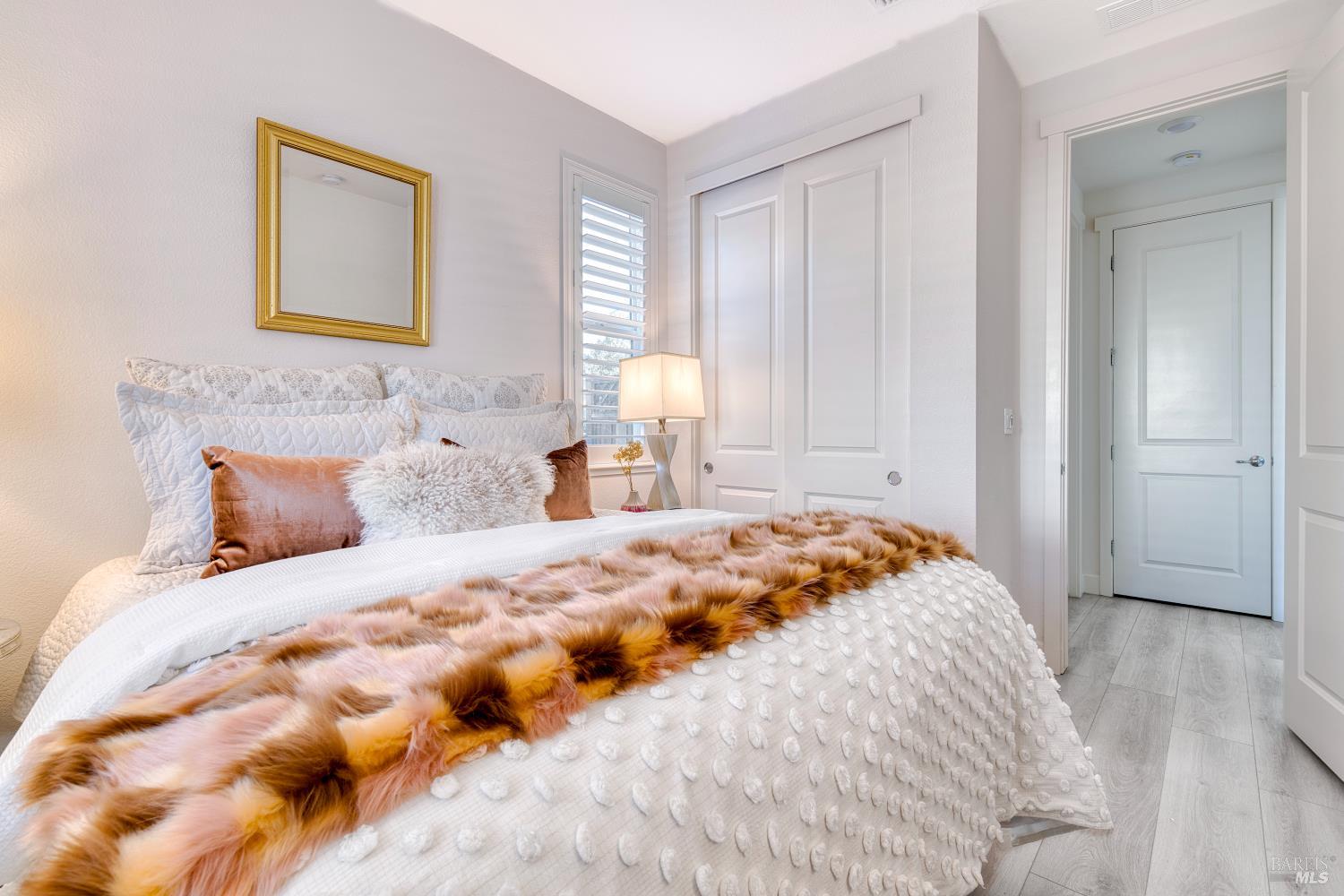 Detail Gallery Image 19 of 41 For 704 Granite Ln, Fairfield,  CA 94534 - 5 Beds | 3 Baths