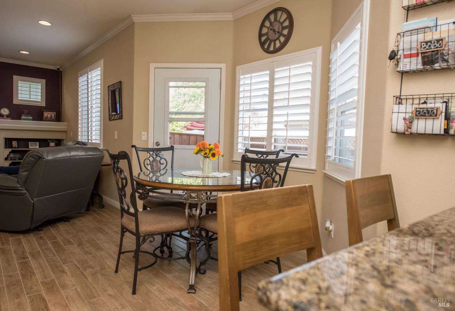 Detail Gallery Image 15 of 36 For 2234 Gold Leaf Ln, Santa Rosa,  CA 95403 - 4 Beds | 2/1 Baths