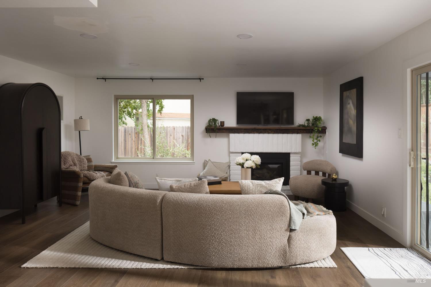 Detail Gallery Image 12 of 36 For 2527 Vintage Ct, Napa,  CA 94558 - 4 Beds | 2/1 Baths