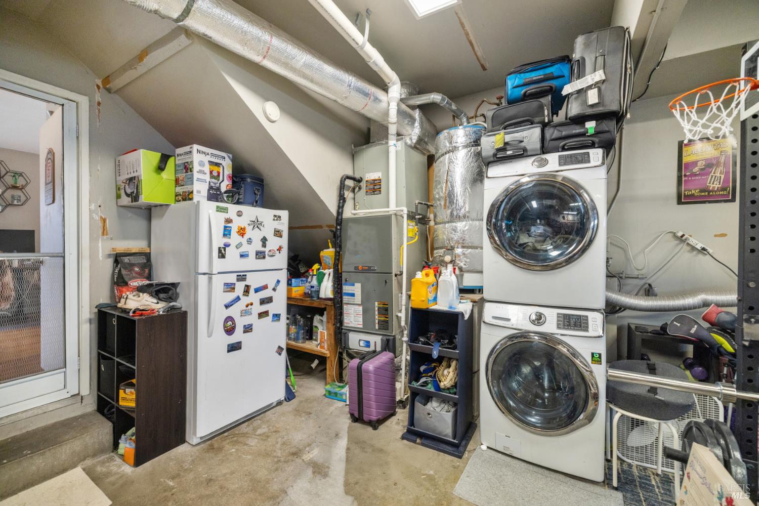 Detail Gallery Image 43 of 48 For 831 Wood Ln, Petaluma,  CA 94954 - 4 Beds | 3 Baths