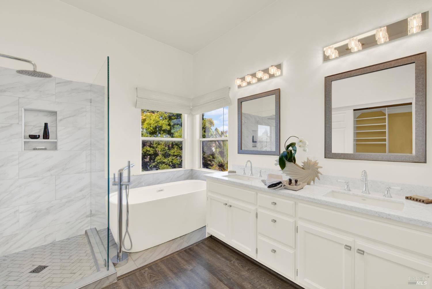 Detail Gallery Image 8 of 43 For 58 Sea Breeze Ct, Napa,  CA 94559 - 4 Beds | 2/1 Baths