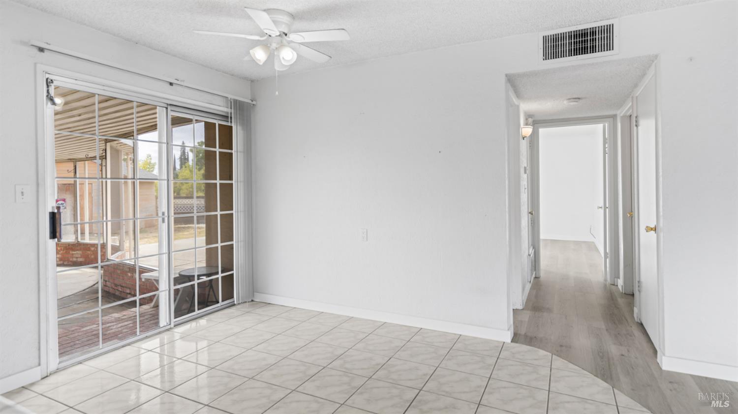 Detail Gallery Image 10 of 34 For 396 Beelard Dr, Vacaville,  CA 95687 - 3 Beds | 2 Baths