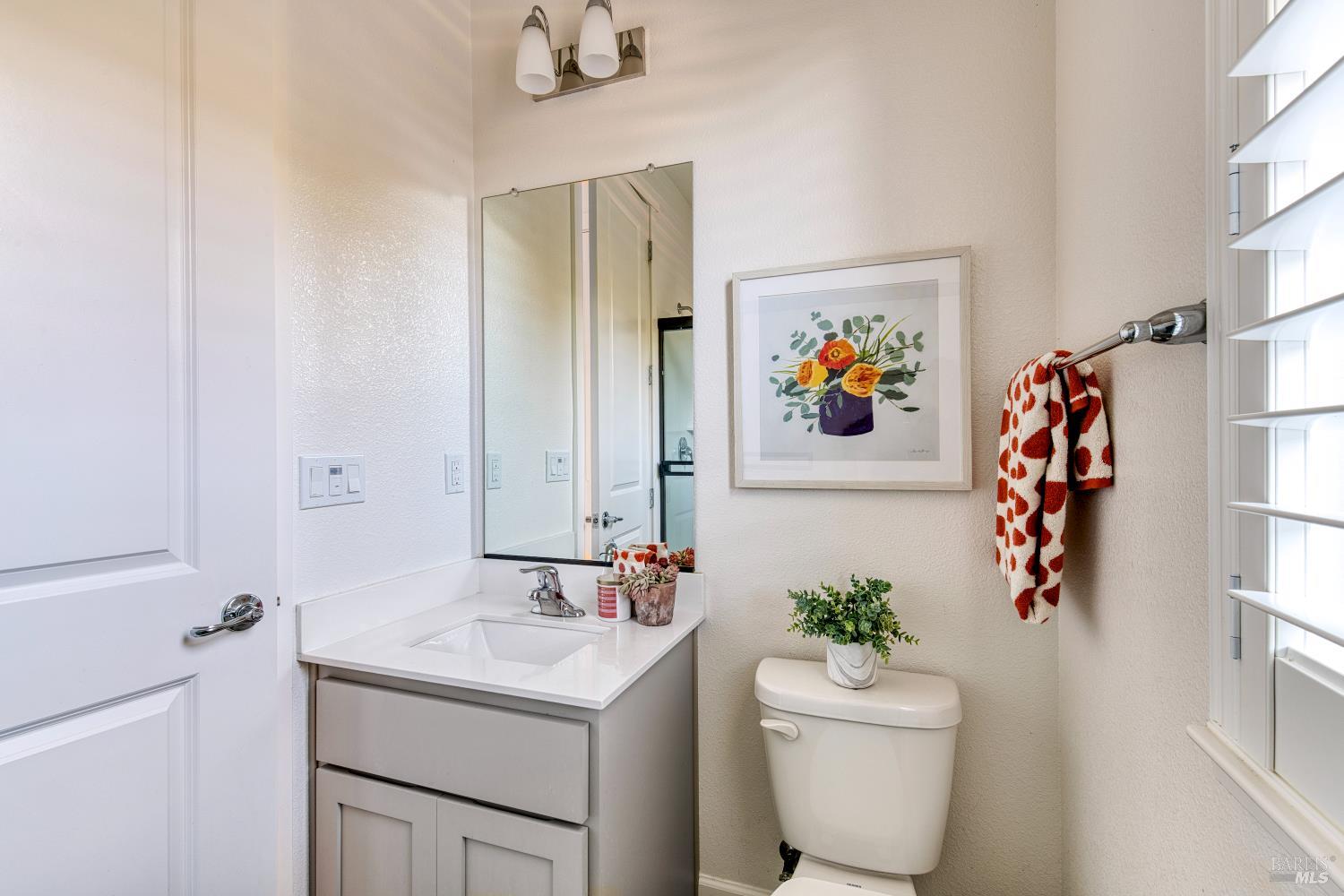 Detail Gallery Image 20 of 41 For 704 Granite Ln, Fairfield,  CA 94534 - 5 Beds | 3 Baths