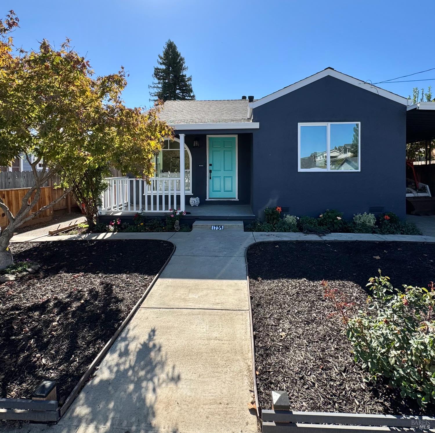 Detail Gallery Image 3 of 34 For 1759 G St, Napa,  CA 94559 - 2 Beds | 1 Baths