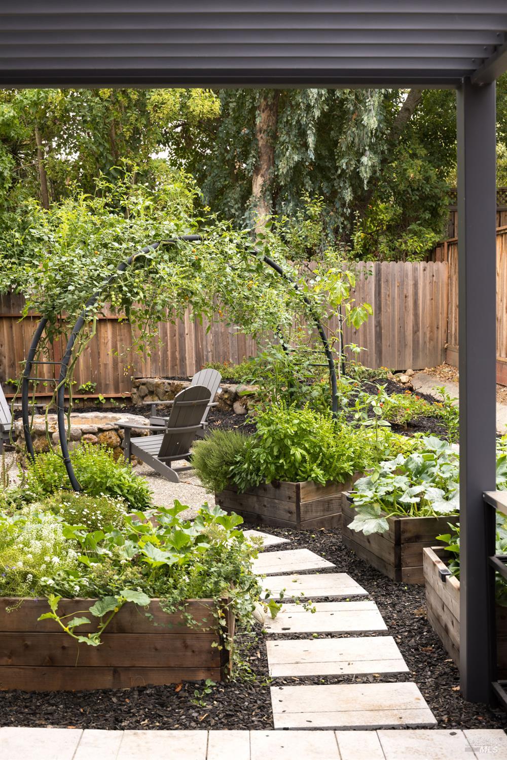 Detail Gallery Image 32 of 36 For 2527 Vintage Ct, Napa,  CA 94558 - 4 Beds | 2/1 Baths