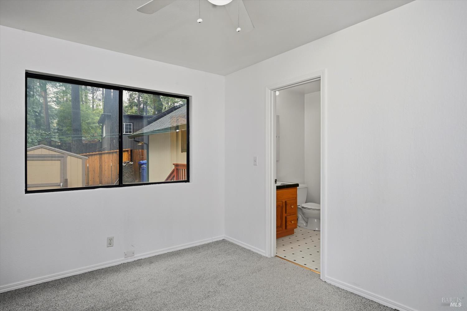 Detail Gallery Image 8 of 26 For 16610 Mountain View Dr, Cobb,  CA 95426 - 3 Beds | 2 Baths