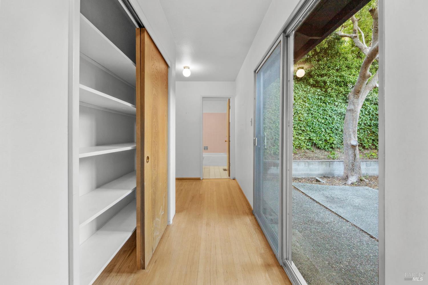 Detail Gallery Image 31 of 47 For 129 Piedmont Ct, Larkspur,  CA 94939 - 3 Beds | 2 Baths