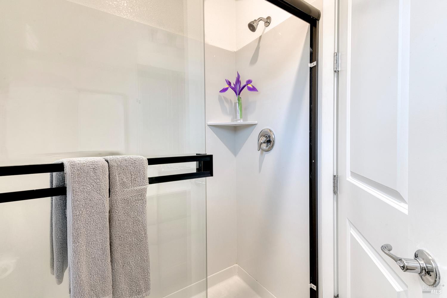 Detail Gallery Image 21 of 41 For 704 Granite Ln, Fairfield,  CA 94534 - 5 Beds | 3 Baths