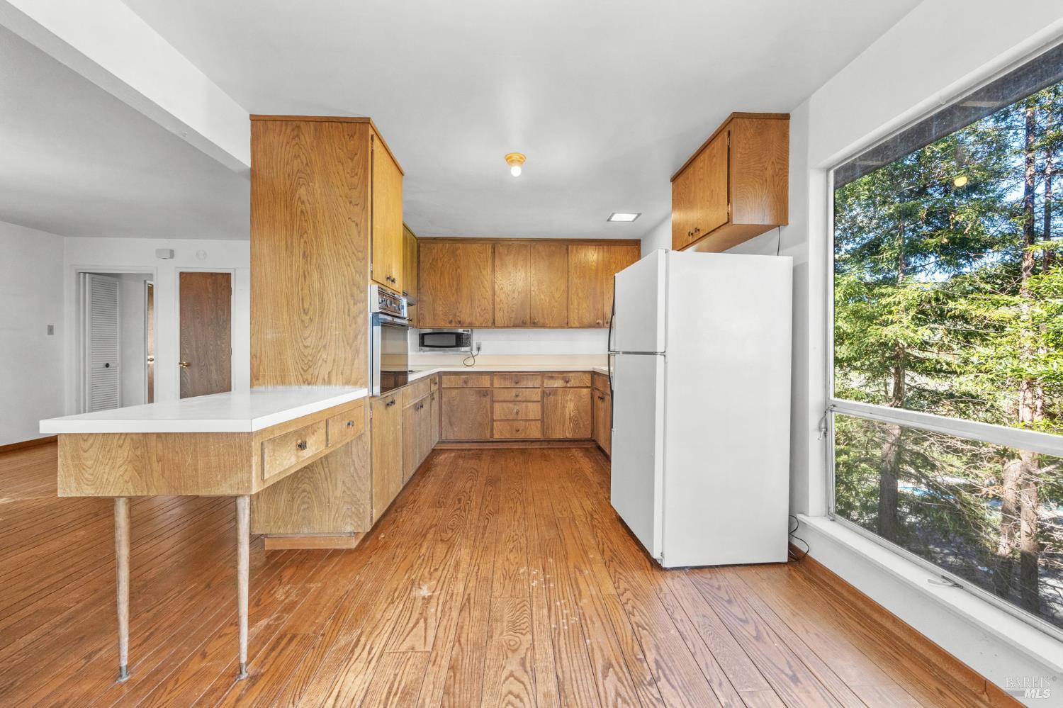 Detail Gallery Image 7 of 47 For 129 Piedmont Ct, Larkspur,  CA 94939 - 3 Beds | 2 Baths