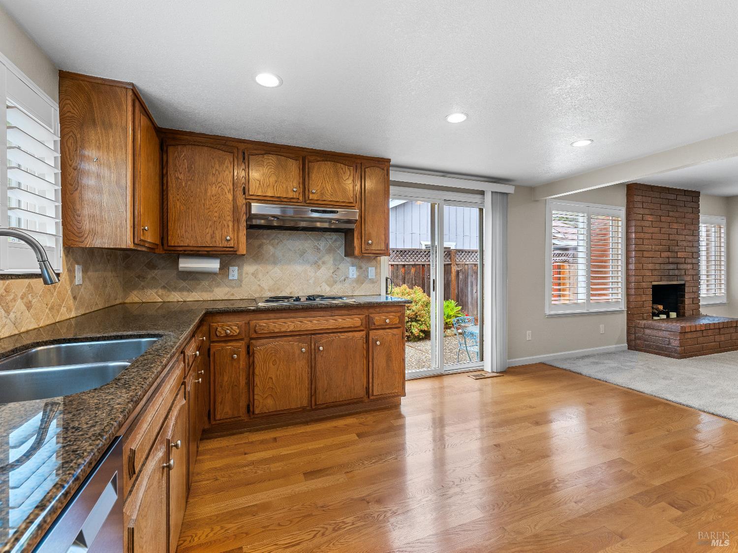 Detail Gallery Image 13 of 43 For 2913 Carissa Ct, Santa Rosa,  CA 95405 - 3 Beds | 2/1 Baths