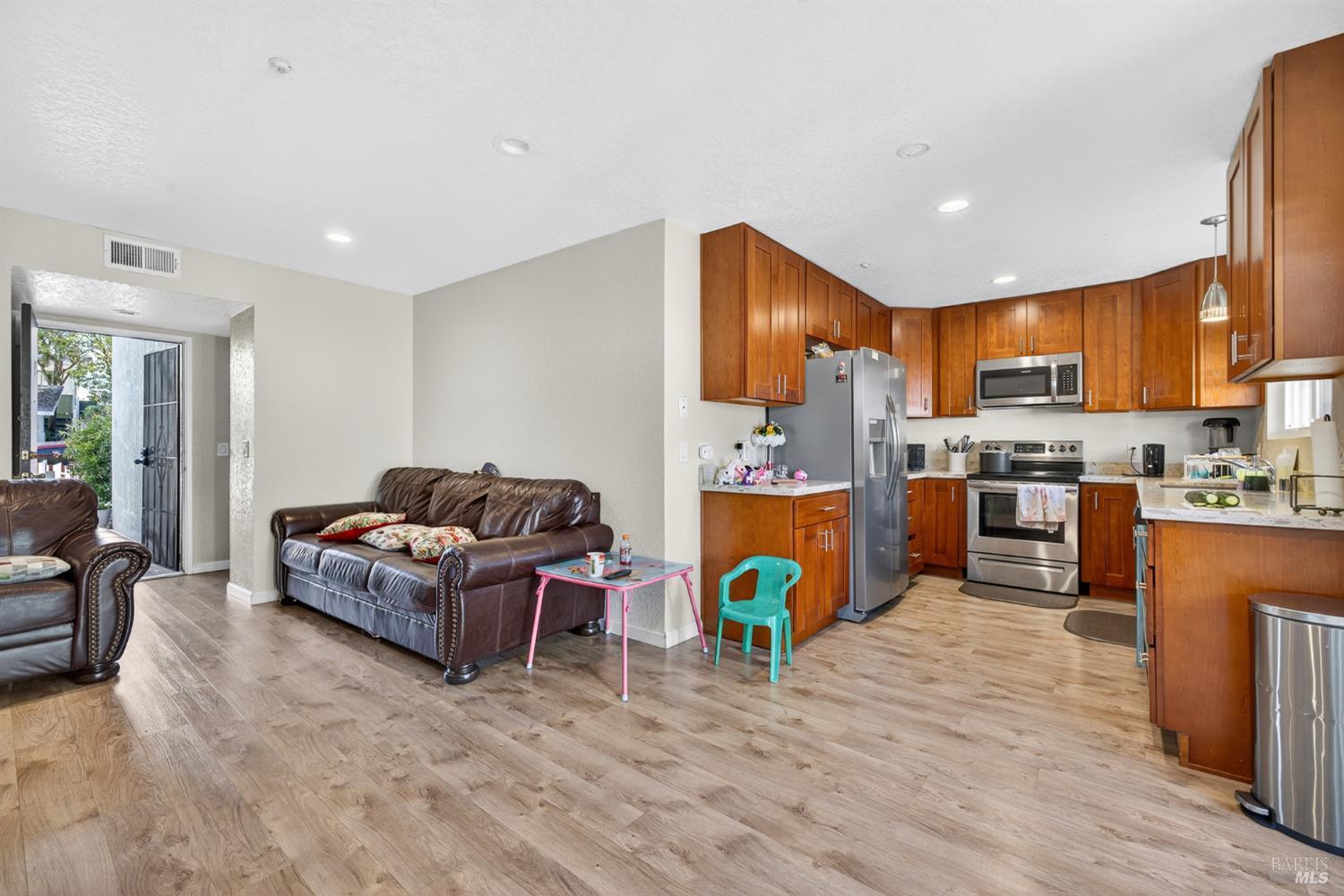 Detail Gallery Image 17 of 43 For 497 Sebastopol Ave, Santa Rosa,  CA 95401 - – Beds | – Baths