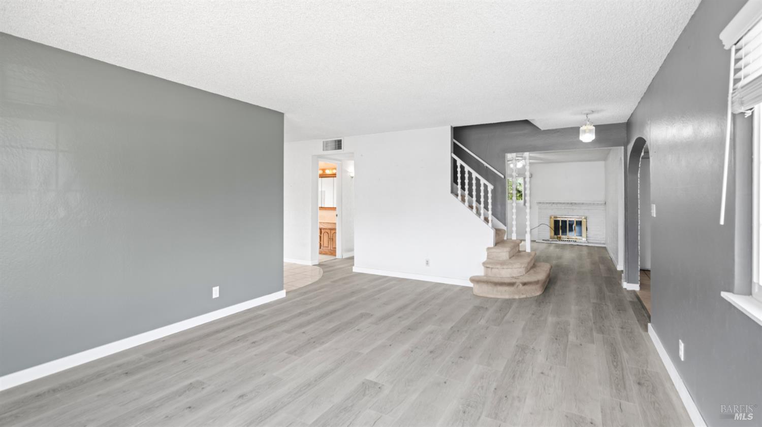 Detail Gallery Image 7 of 34 For 396 Beelard Dr, Vacaville,  CA 95687 - 3 Beds | 2 Baths