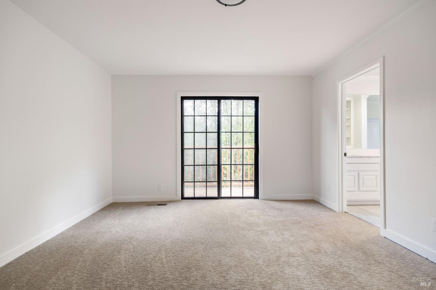 Detail Gallery Image 7 of 21 For 377 Maple Ave, Cotati,  CA 94931 - 4 Beds | 2/1 Baths