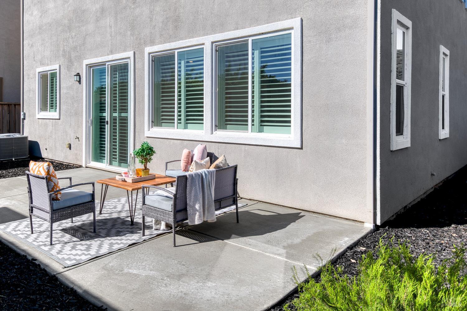 Detail Gallery Image 38 of 41 For 704 Granite Ln, Fairfield,  CA 94534 - 5 Beds | 3 Baths