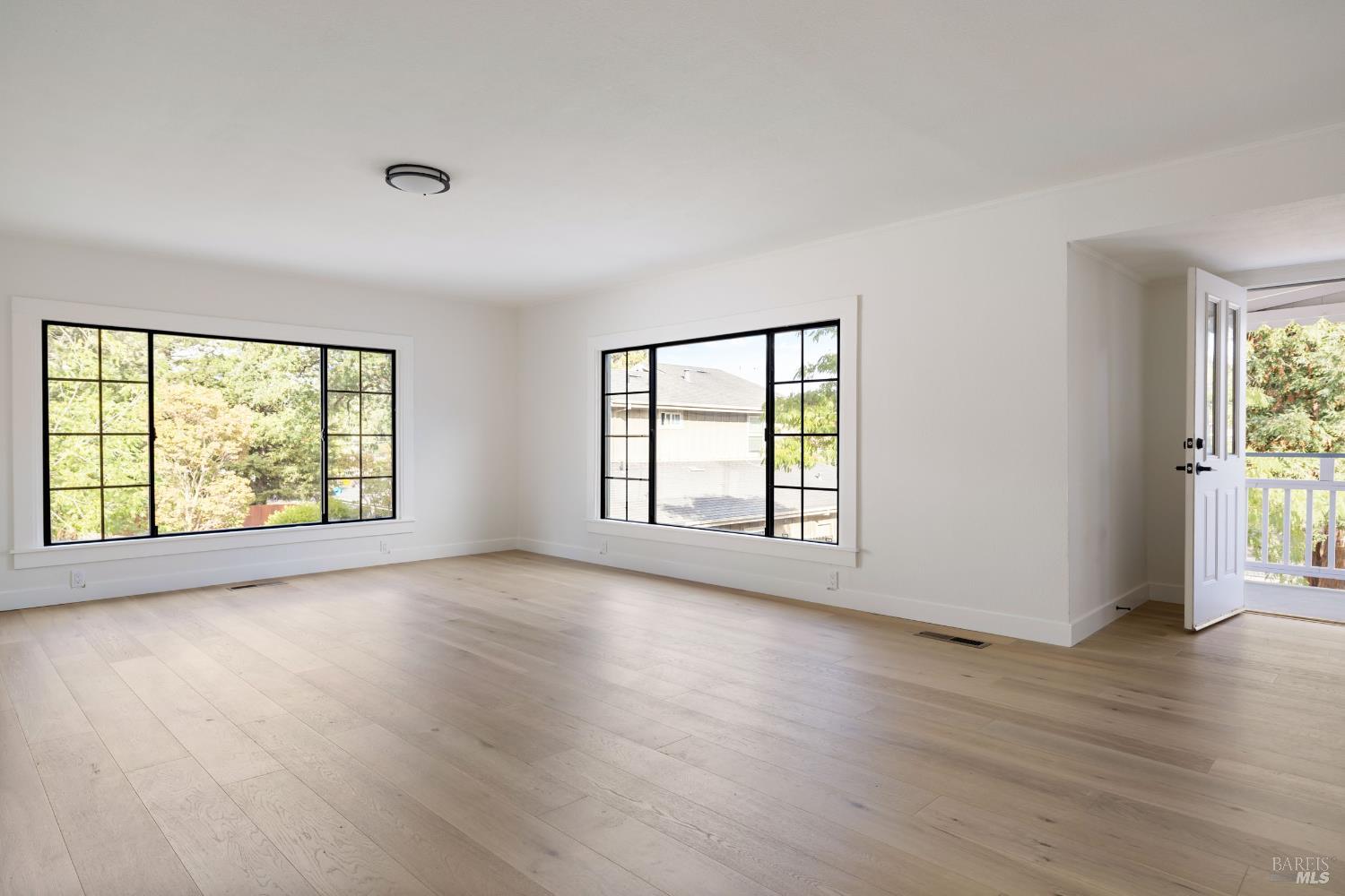 Detail Gallery Image 4 of 21 For 377 Maple Ave, Cotati,  CA 94931 - 4 Beds | 2/1 Baths