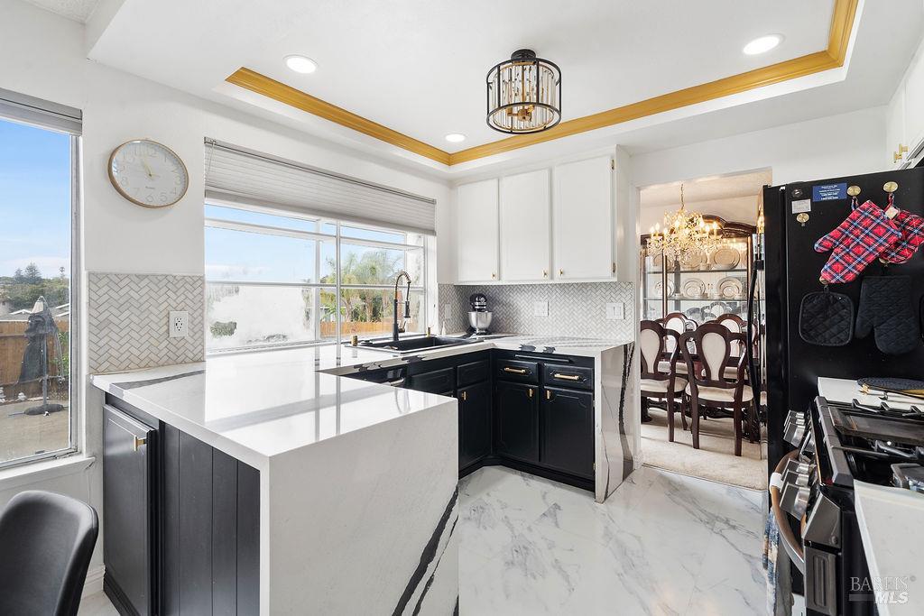 Detail Gallery Image 13 of 49 For 1305 Corcoran Ave, Vallejo,  CA 94589 - 4 Beds | 2/1 Baths