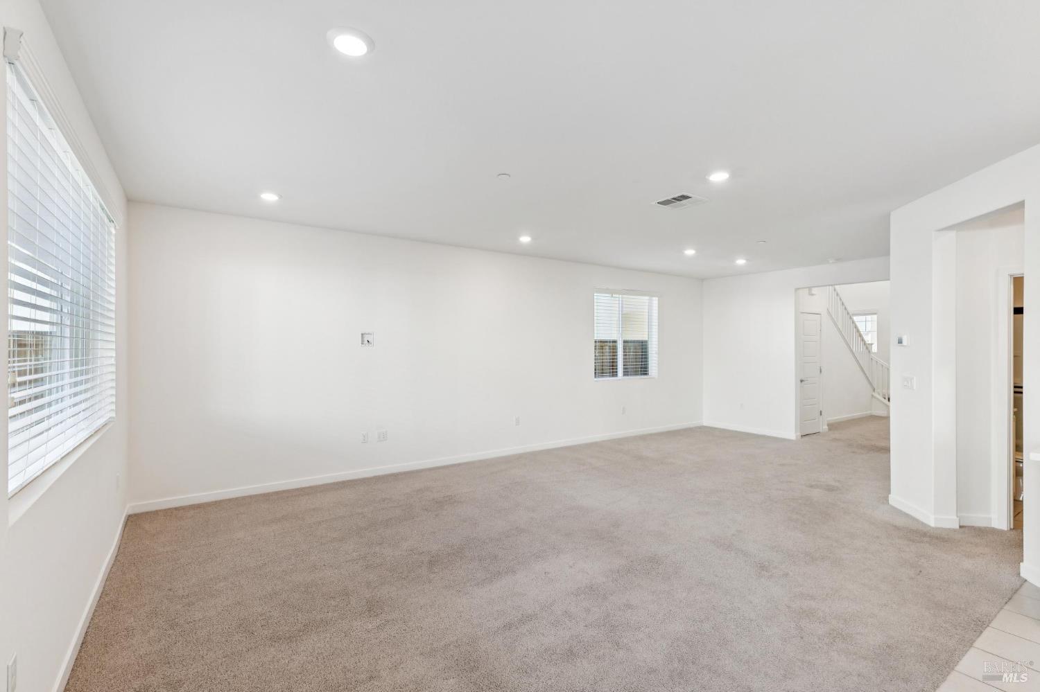 Detail Gallery Image 5 of 41 For 1336 Renewal Ln, Fairfield,  CA 94533 - 4 Beds | 3 Baths