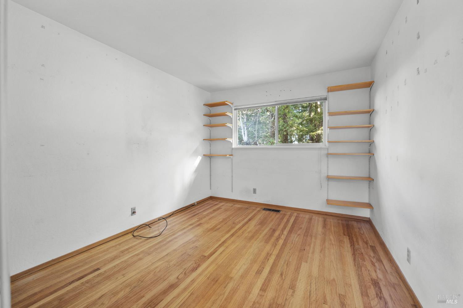 Detail Gallery Image 34 of 47 For 129 Piedmont Ct, Larkspur,  CA 94939 - 3 Beds | 2 Baths