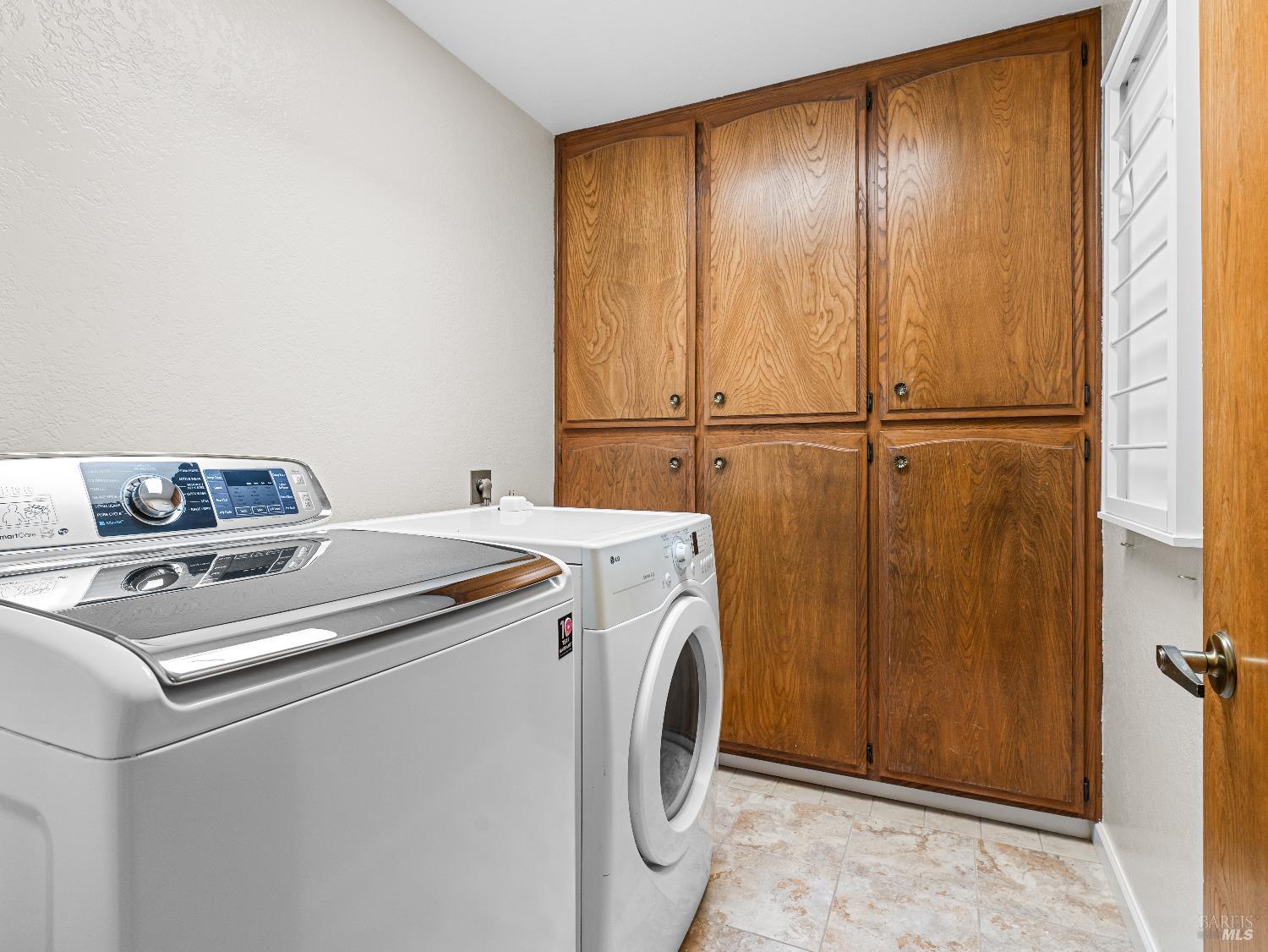 Detail Gallery Image 39 of 43 For 2913 Carissa Ct, Santa Rosa,  CA 95405 - 3 Beds | 2/1 Baths