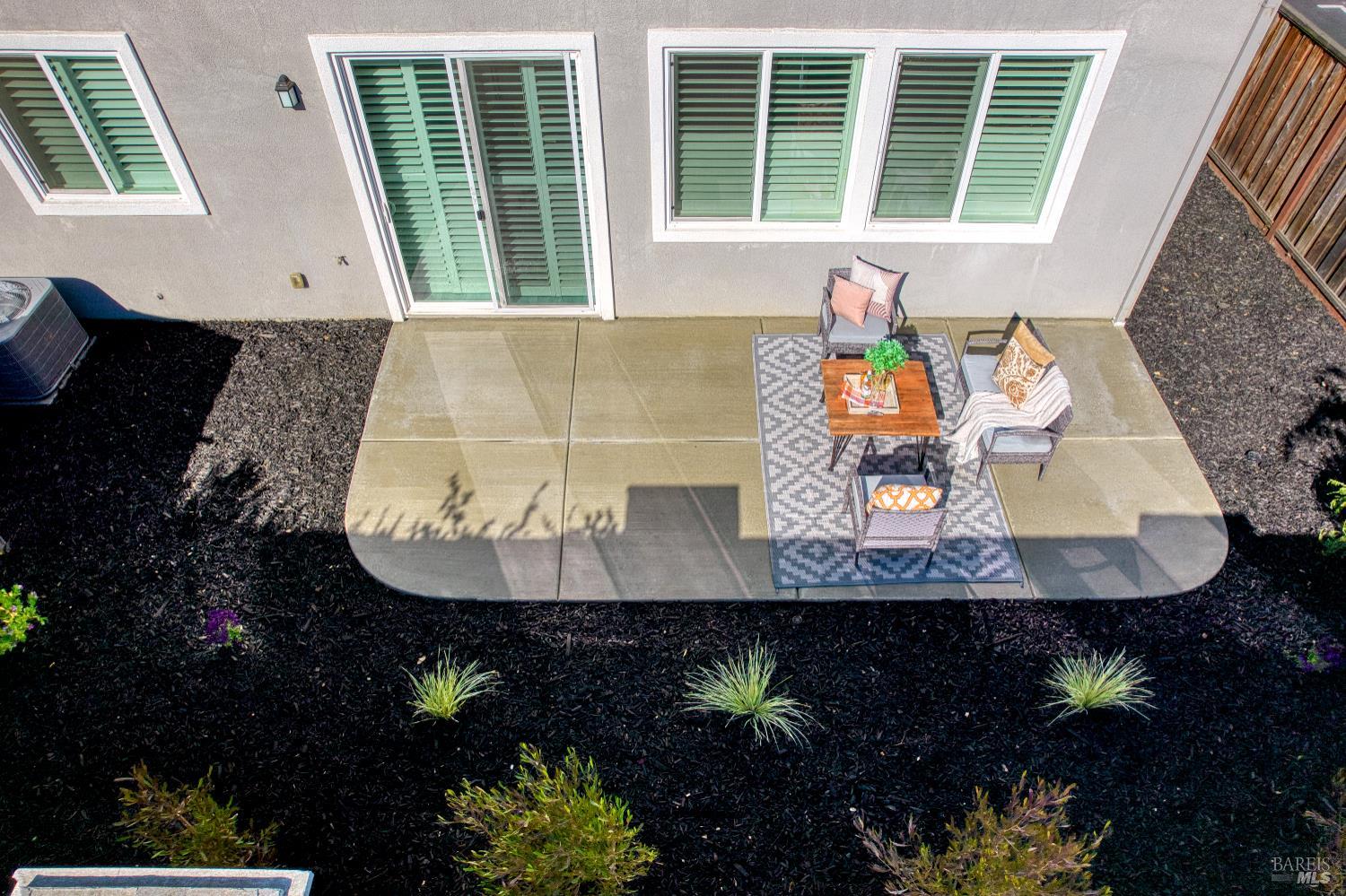 Detail Gallery Image 6 of 41 For 704 Granite Ln, Fairfield,  CA 94534 - 5 Beds | 3 Baths