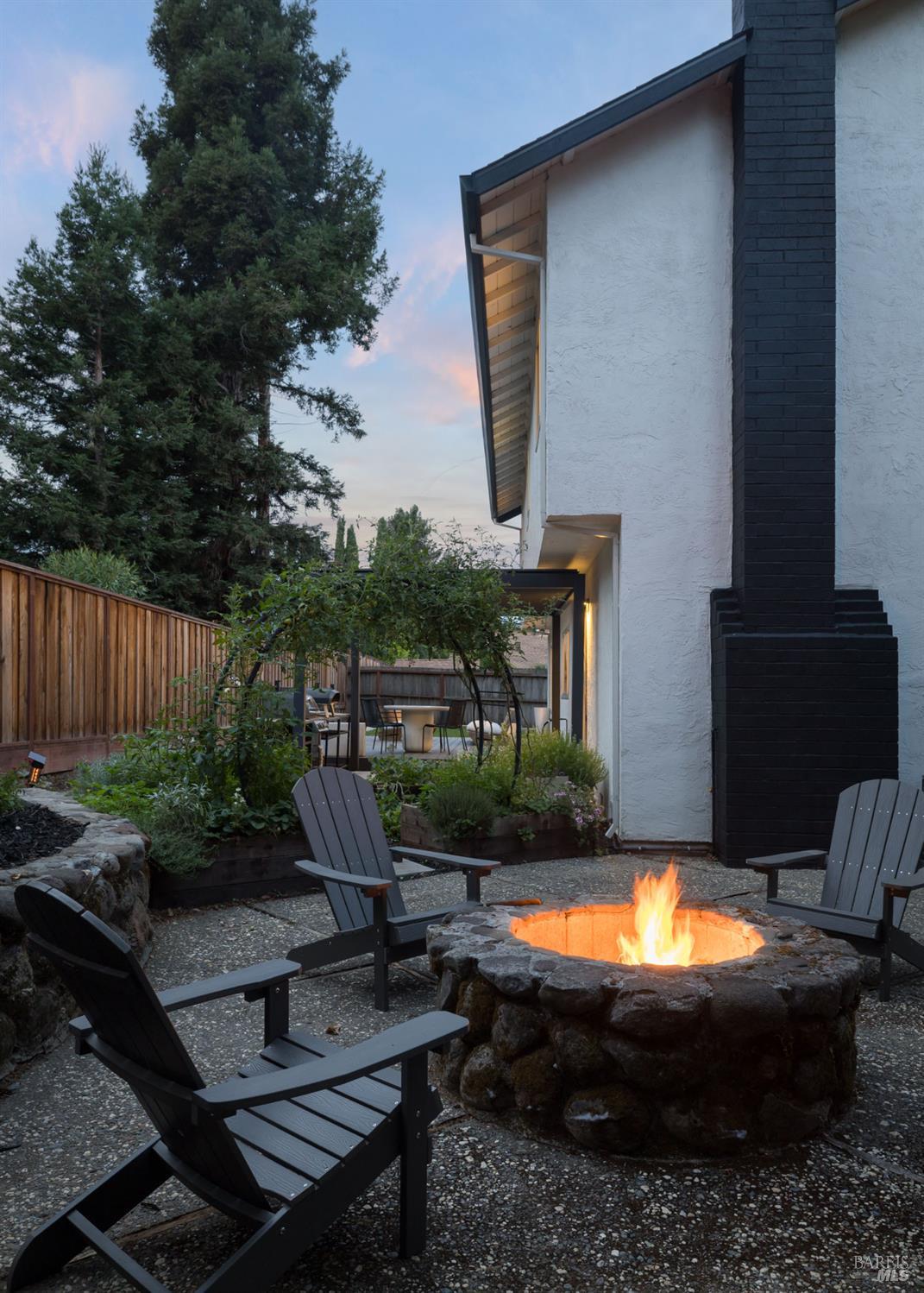 Detail Gallery Image 26 of 36 For 2527 Vintage Ct, Napa,  CA 94558 - 4 Beds | 2/1 Baths