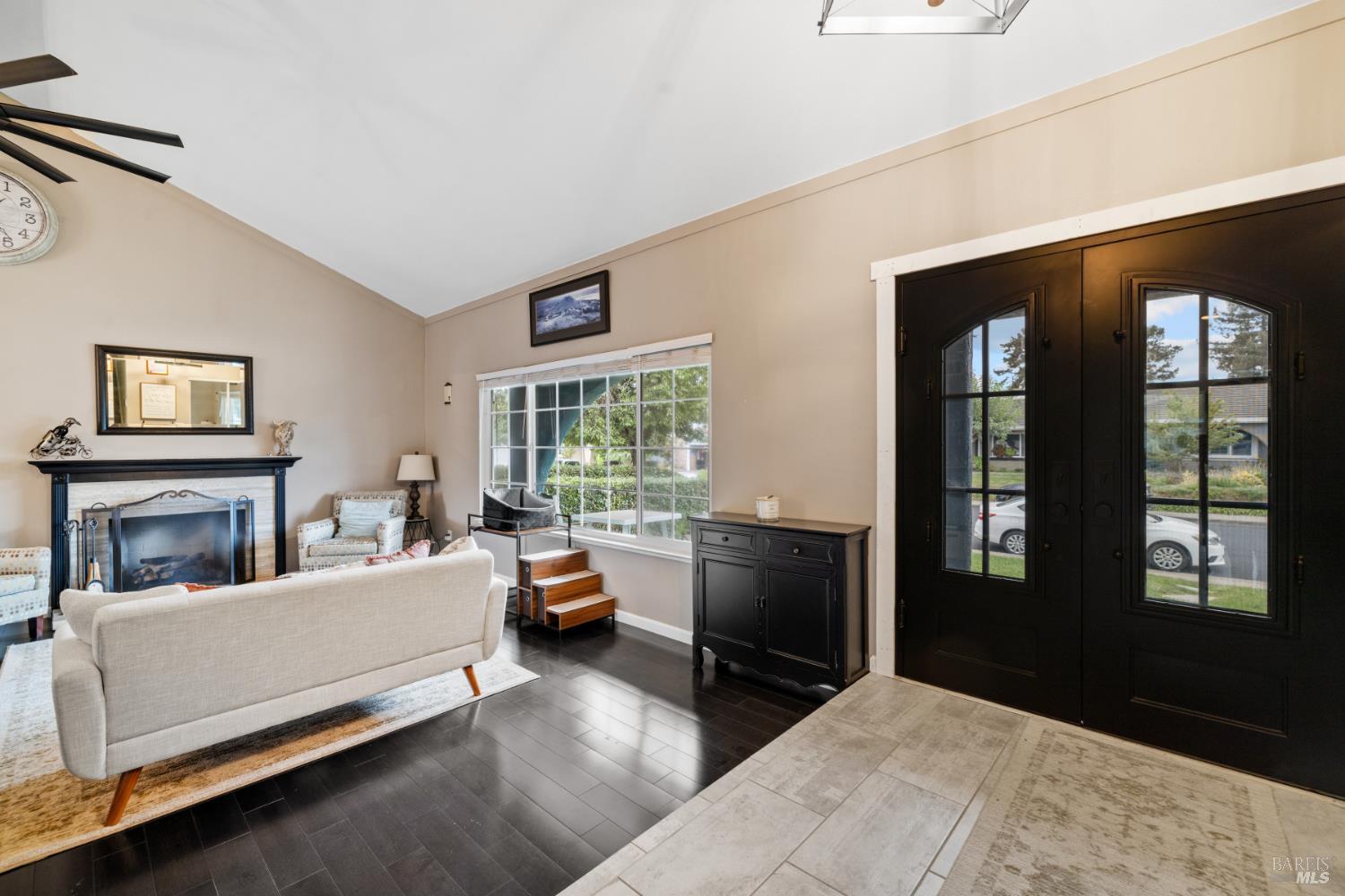 Detail Gallery Image 5 of 48 For 831 Wood Ln, Petaluma,  CA 94954 - 4 Beds | 3 Baths