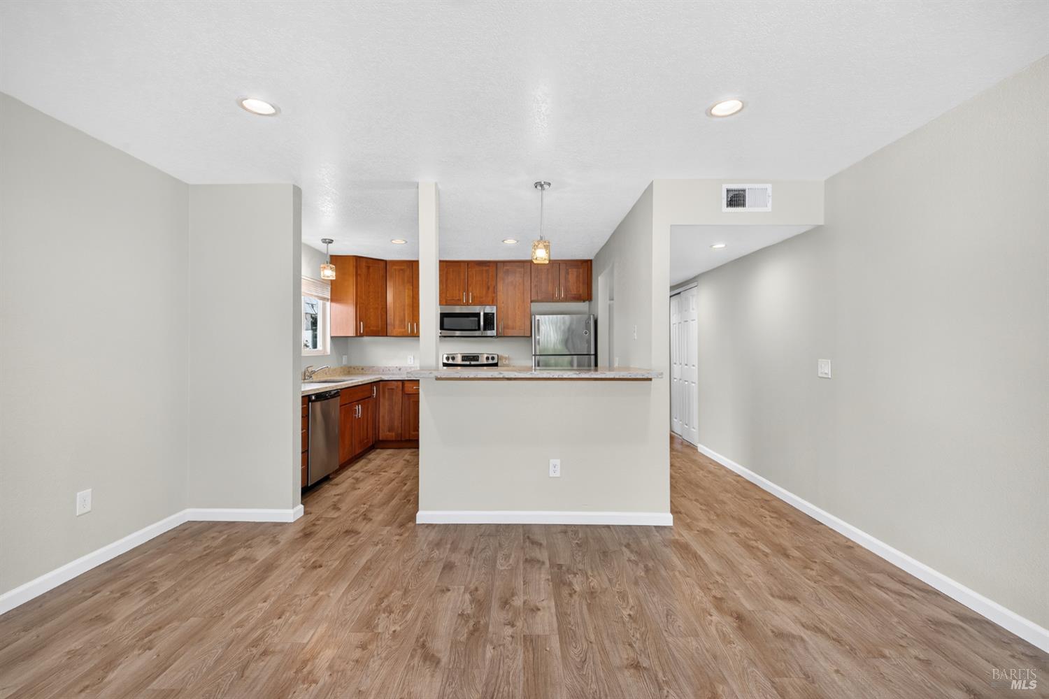 Detail Gallery Image 11 of 43 For 497 Sebastopol Ave, Santa Rosa,  CA 95401 - – Beds | – Baths