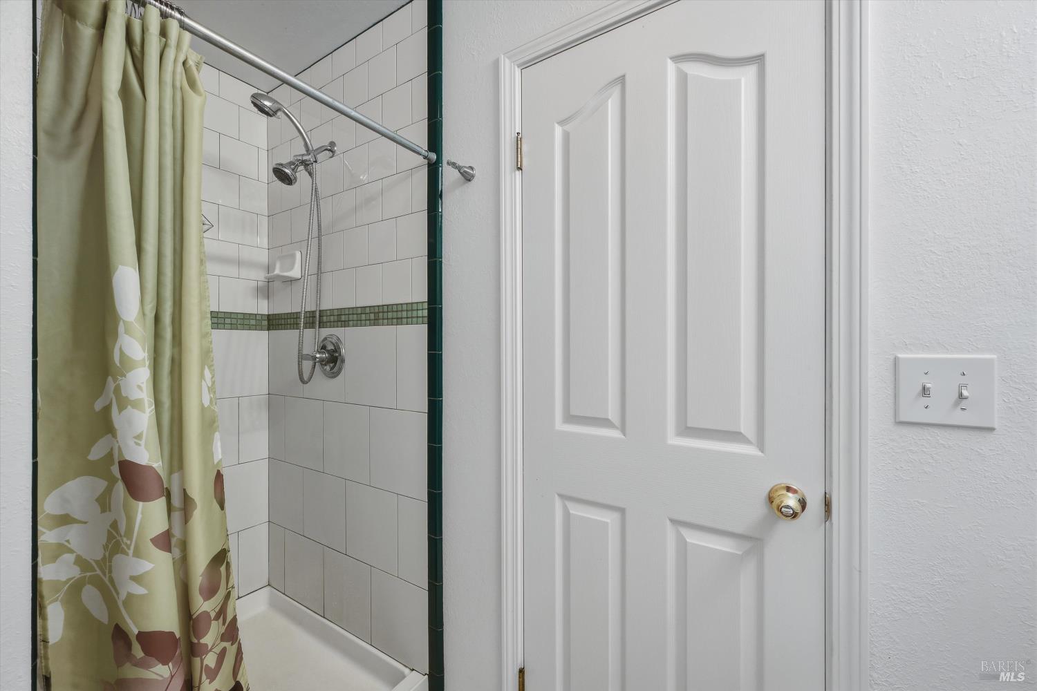 Detail Gallery Image 10 of 26 For 16610 Mountain View Dr, Cobb,  CA 95426 - 3 Beds | 2 Baths