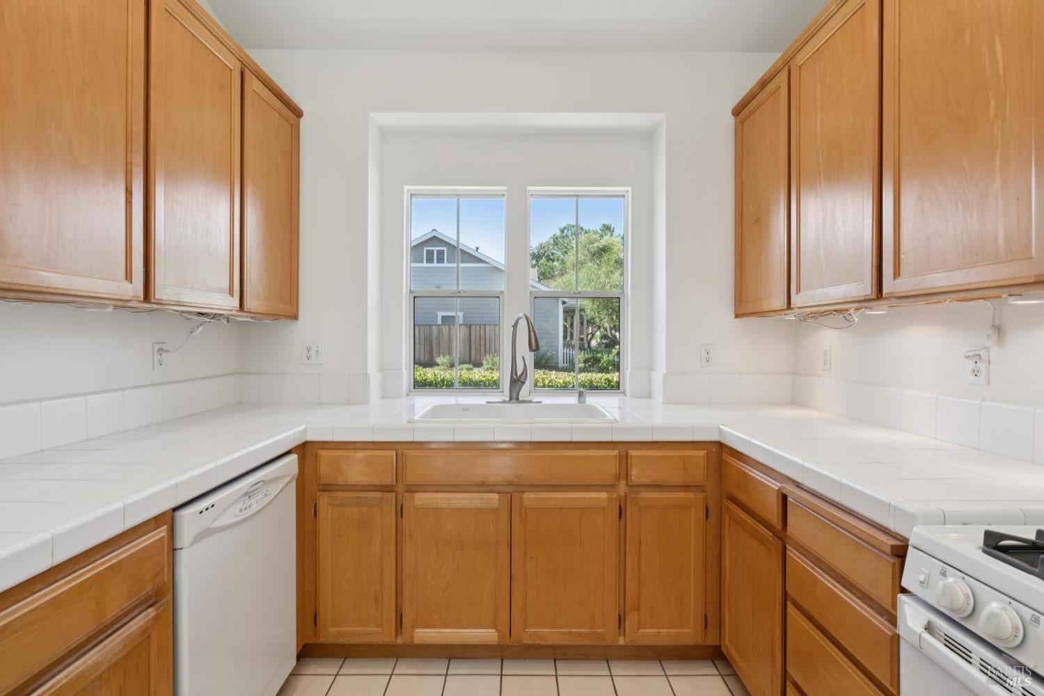 Detail Gallery Image 10 of 29 For 6 Jasmine St, Yountville,  CA 94599 - 3 Beds | 2 Baths