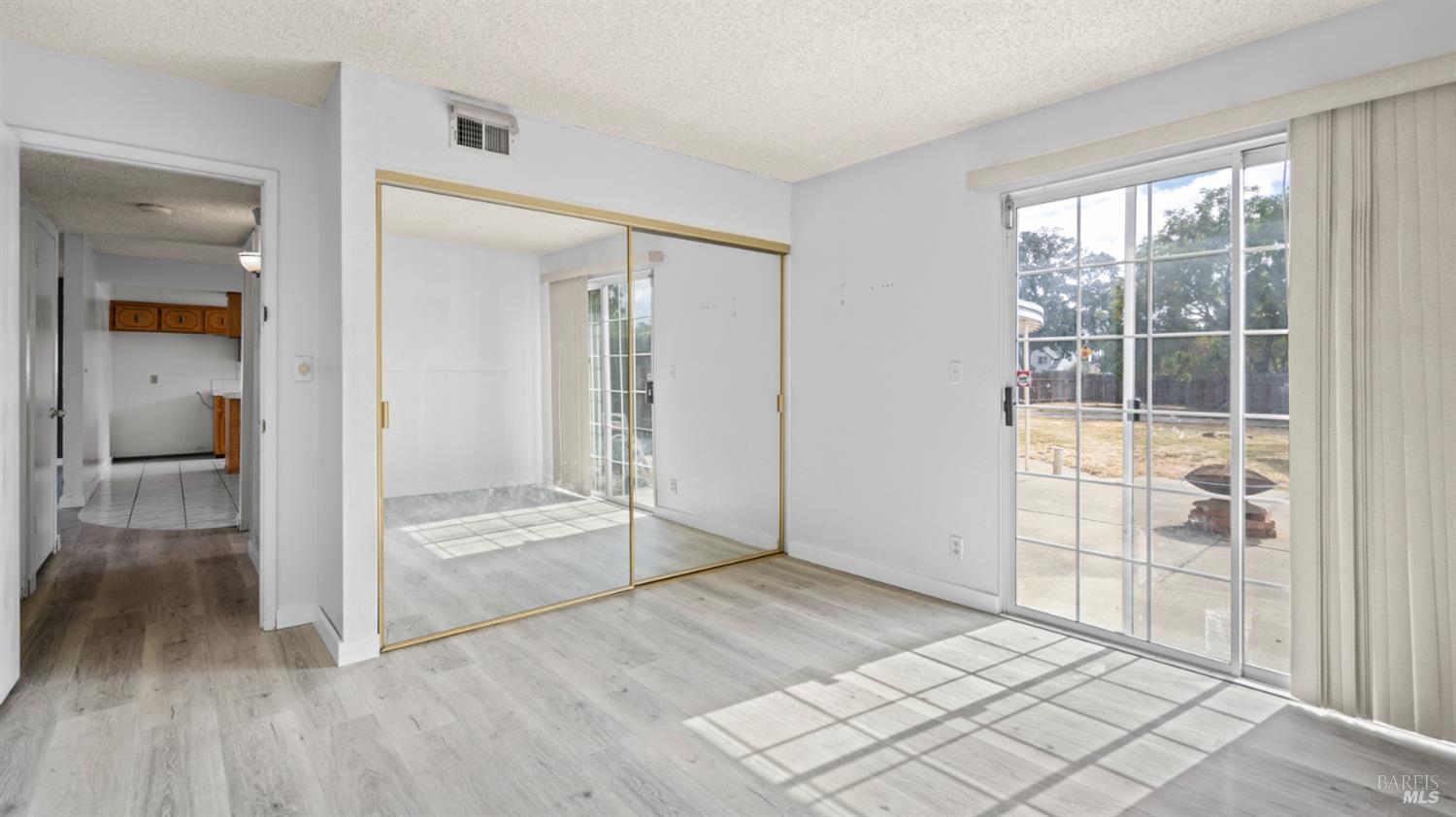 Detail Gallery Image 15 of 34 For 396 Beelard Dr, Vacaville,  CA 95687 - 3 Beds | 2 Baths