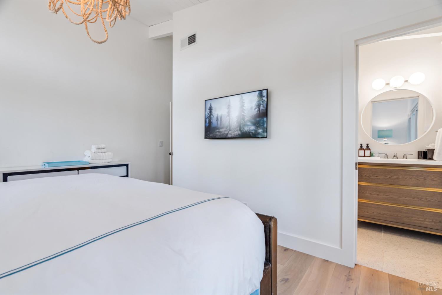 Detail Gallery Image 15 of 40 For 5144 Sharp Rd, Calistoga,  CA 94515 - 3 Beds | 4/1 Baths