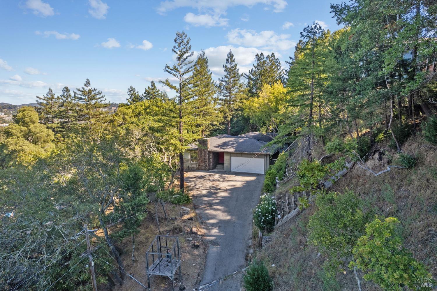 Detail Gallery Image 39 of 47 For 129 Piedmont Ct, Larkspur,  CA 94939 - 3 Beds | 2 Baths