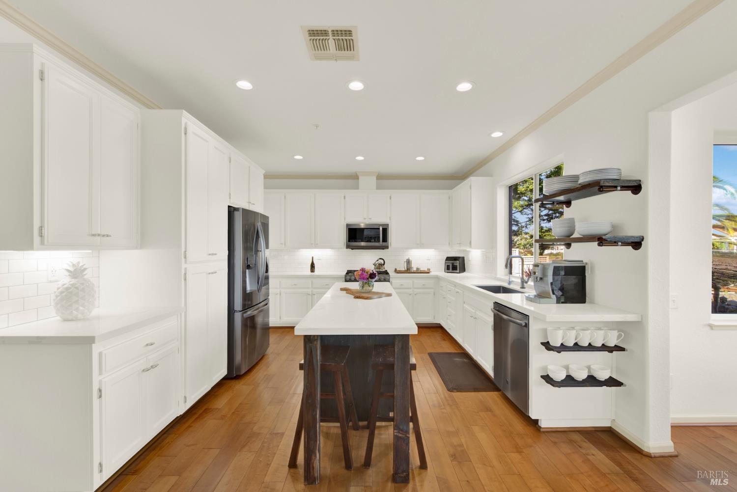 Detail Gallery Image 16 of 43 For 58 Sea Breeze Ct, Napa,  CA 94559 - 4 Beds | 2/1 Baths