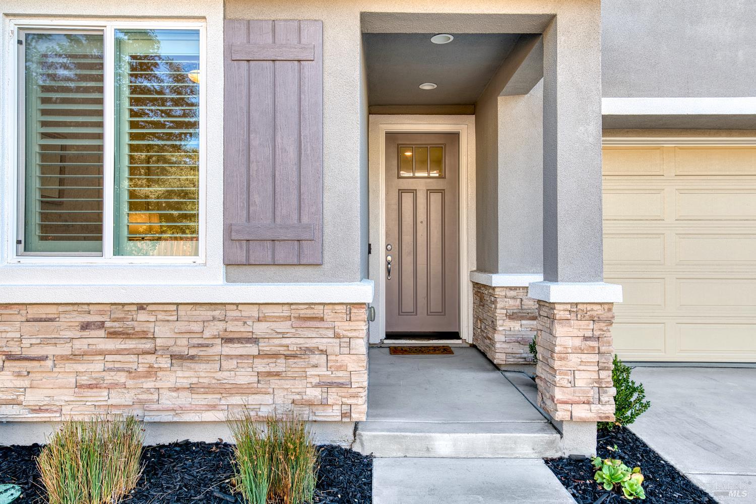 Detail Gallery Image 8 of 41 For 704 Granite Ln, Fairfield,  CA 94534 - 5 Beds | 3 Baths