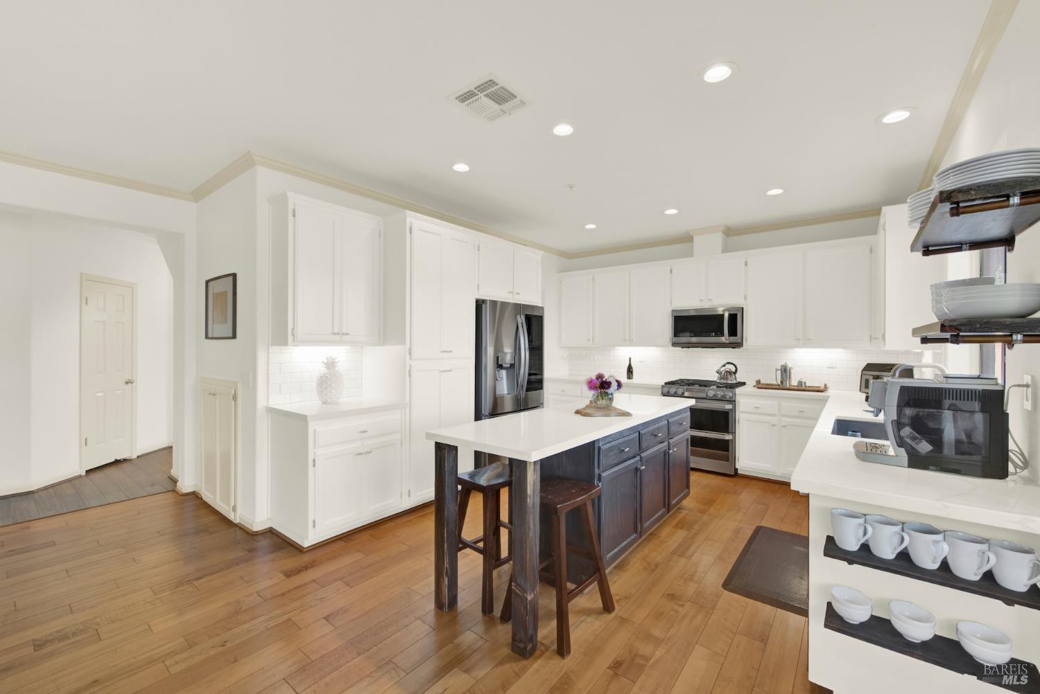 Detail Gallery Image 17 of 43 For 58 Sea Breeze Ct, Napa,  CA 94559 - 4 Beds | 2/1 Baths