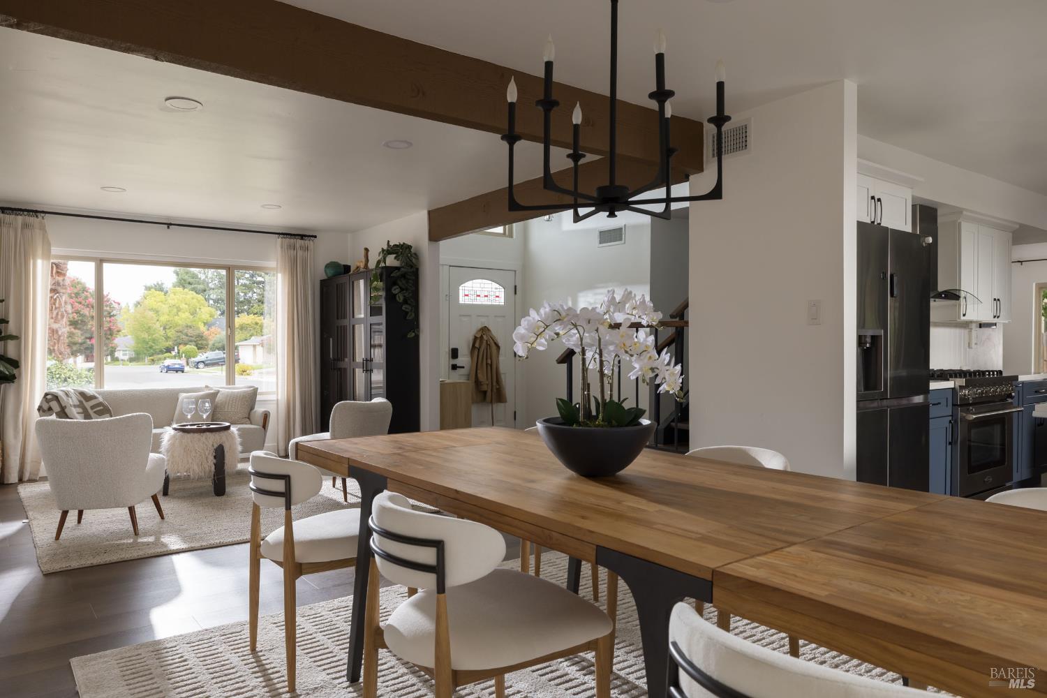 Detail Gallery Image 8 of 36 For 2527 Vintage Ct, Napa,  CA 94558 - 4 Beds | 2/1 Baths