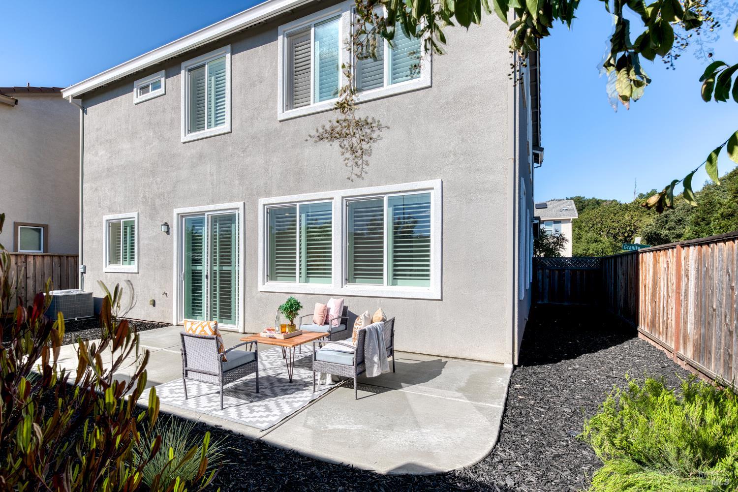 Detail Gallery Image 40 of 41 For 704 Granite Ln, Fairfield,  CA 94534 - 5 Beds | 3 Baths