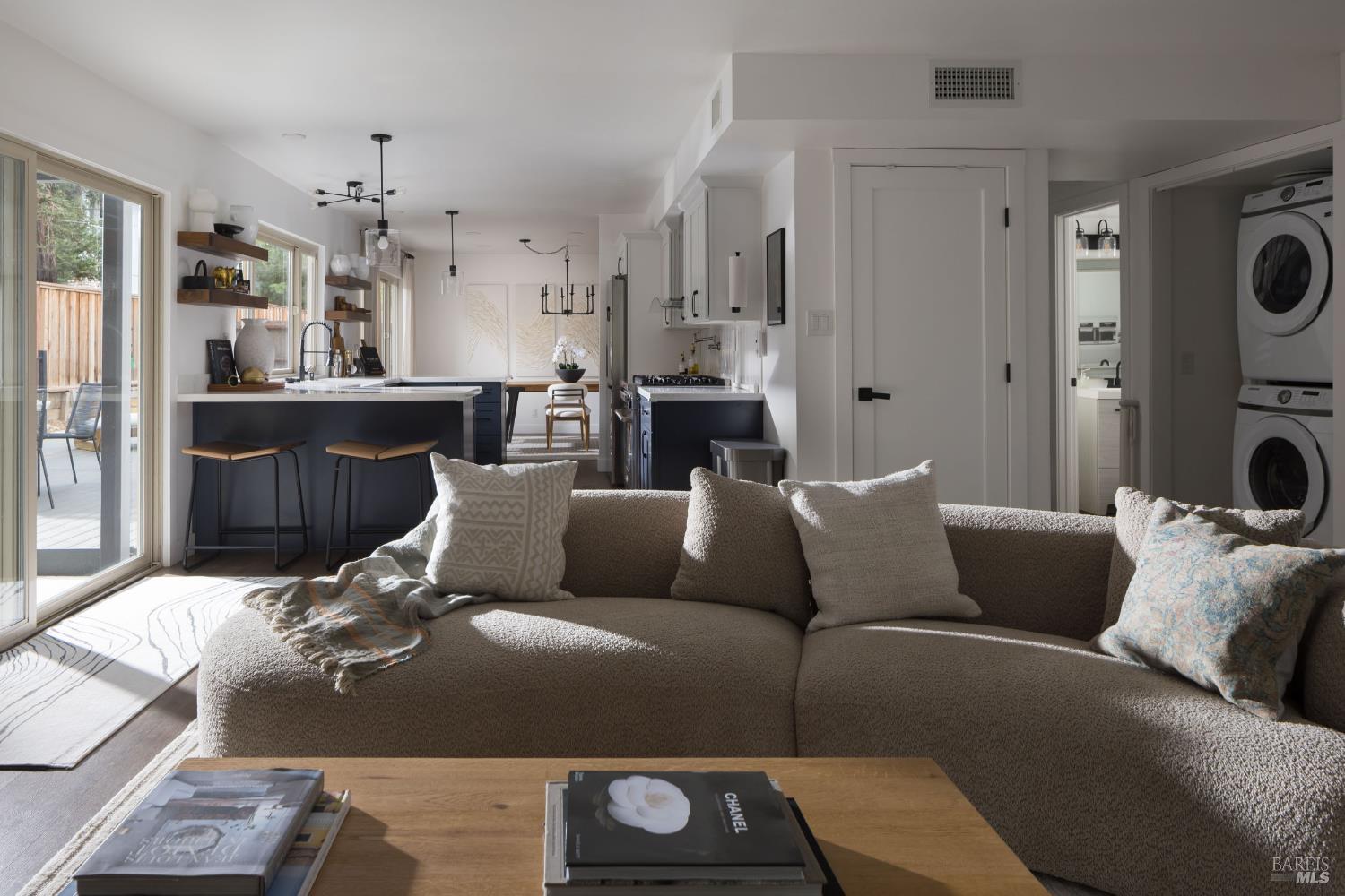 Detail Gallery Image 14 of 36 For 2527 Vintage Ct, Napa,  CA 94558 - 4 Beds | 2/1 Baths