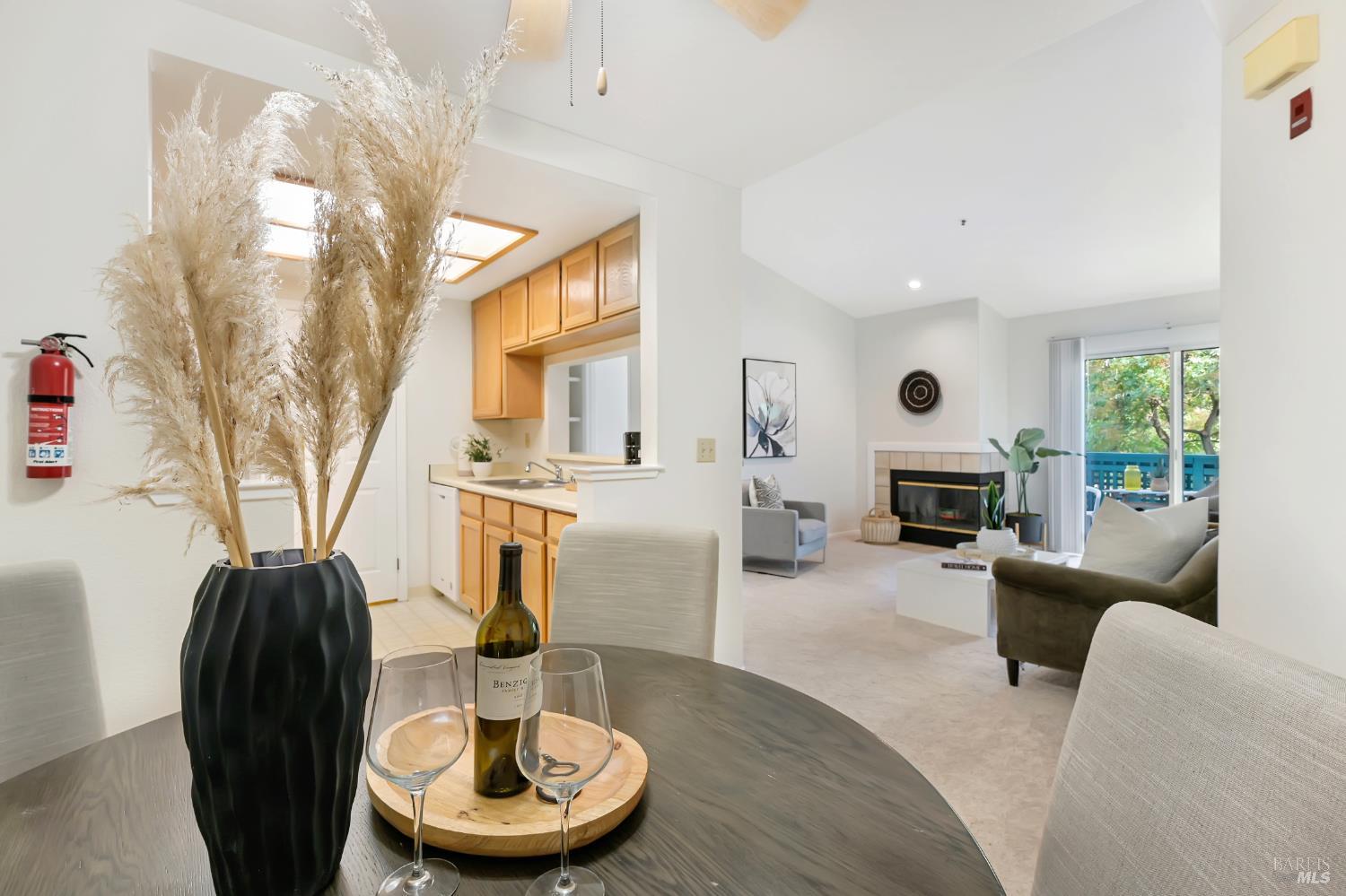 Detail Gallery Image 9 of 32 For 506 Dursey Dr, Pinole,  CA 94564 - 2 Beds | 2 Baths