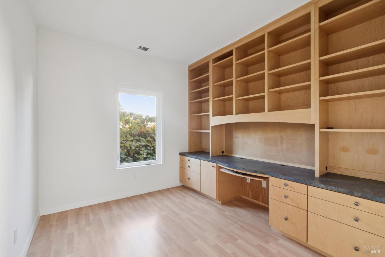 Detail Gallery Image 16 of 29 For 6 Jasmine St, Yountville,  CA 94599 - 3 Beds | 2 Baths